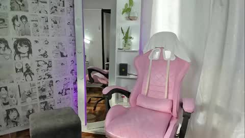 Snapshot of candy_hes chatting on 02-16-25, 09:16 Nickol online show from 02-16-25, 09:16