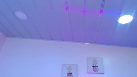 Snapshot of candy_lux_ chatting on 04-29-26, 01:59 Candy online show from 04-29-26, 01:59