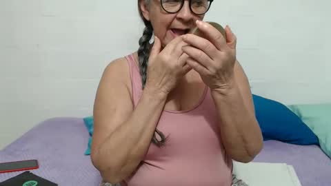 candy online show from 10-03-25, 11:35