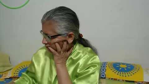 candy online show from 02-08-26, 01:14