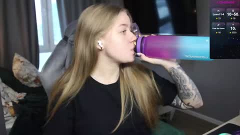 Snapshot of candy_meggie chatting on 01-13-25, 12:56 Megan online show from 01-13-25, 12:56