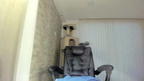 candy_queen81 online show from 04-13-26, 11:05