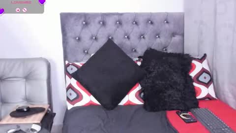 Snapshot of candy_sex_hot_ chatting on 10-18-25, 06:16 YECENIA - online show from 10-18-25, 06:16