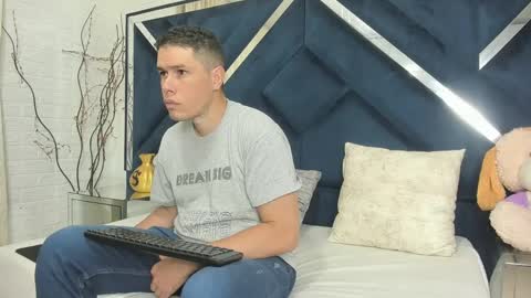 candyandsteven online show from 09-25-25, 02:59