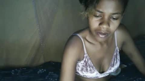 Snapshot of candybrown001 chatting on 10-06-25, 07:00 candybrown001 online show from 10-06-25, 07:00