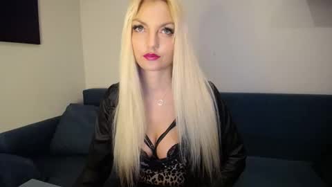 Snapshot of candycathc chatting on 02-18-25, 07:10 candycathc online show from 02-18-25, 07:10