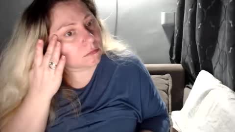 Laura online show from 04-07-26, 07:03