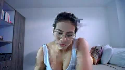 Snapshot of candydowson1 chatting on 06-16-26, 08:22 Candy Dowson online show from 06-16-26, 08:22