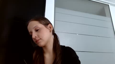 Snapshot of candygirlsweett chatting on 03-02-25, 03:37 CandySweetGril online show from 03-02-25, 03:37