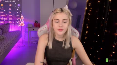 Snapshot of candyhannah chatting on 12-08-24, 03:45 You can call me HH online show from 12-08-24, 03:45