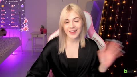 Snapshot of candyhannah chatting on 12-29-24, 05:22 You can call me HH online show from 12-29-24, 05:22