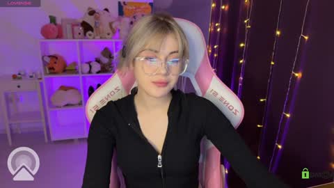 Snapshot of candyhannah chatting on 02-02-25, 04:00 You can call me HH online show from 02-02-25, 04:00