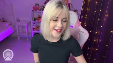 Snapshot of candyhannah chatting on 09-09-25, 07:02 You can call me HH online show from 09-09-25, 07:02