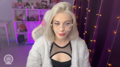 Snapshot of candyhannah chatting on 09-21-25, 06:42 You can call me HH online show from 09-21-25, 06:42
