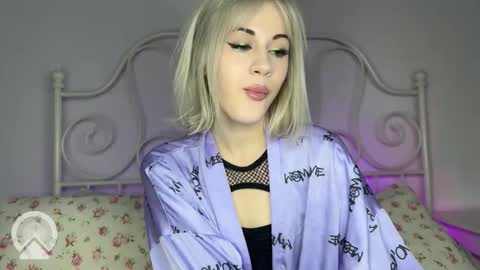 Snapshot of candyhannah chatting on 09-24-25, 05:27 You can call me HH online show from 09-24-25, 05:27