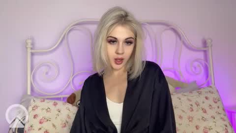 Snapshot of candyhannah chatting on 10-09-25, 06:39 You can call me HH online show from 10-09-25, 06:39