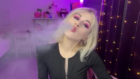 Snapshot of candyhannah chatting on 10-15-25, 06:30 You can call me HH online show from 10-15-25, 06:30
