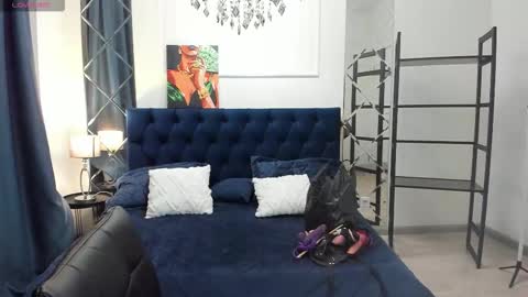 Sofia online show from 10-13-25, 12:43