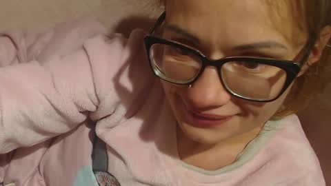 say meow and send tips  online show from 10-15-25, 08:31