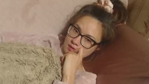 say meow and send tips  online show from 10-27-25, 09:41