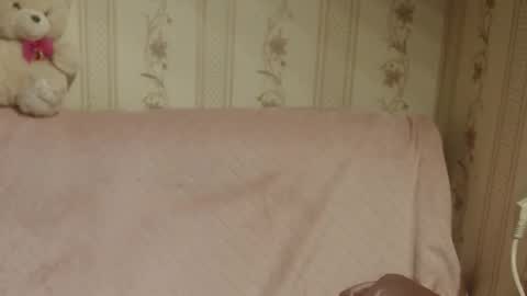 Snapshot of candylady136 chatting on 11-27-25, 04:31 say meow and send tip online show from 11-27-25, 04:31