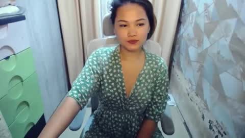 Snapshot of candylovergirl chatting on 01-18-26, 05:39 leahlex 3 online show from 01-18-26, 05:39