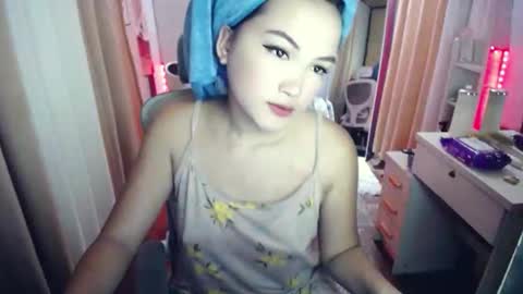 Snapshot of candylovergirl chatting on 02-15-26, 07:27 leahlex 3 online show from 02-15-26, 07:27