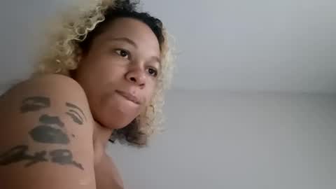 Snapshot of candyredxo2024 chatting on 09-12-25, 04:18 candyredxo2024 online show from 09-12-25, 04:18