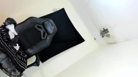 candyssluttt online show from 04-23-26, 12:29