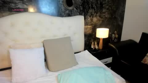 Snapshot of candyy_rain chatting on 12-02-25, 03:18 Allison online show from 12-02-25, 03:18