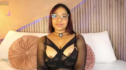 Canela Hot  online show from 03-27-26, 12:38