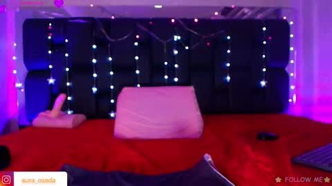 Aura  online show from 03-11-25, 03:02