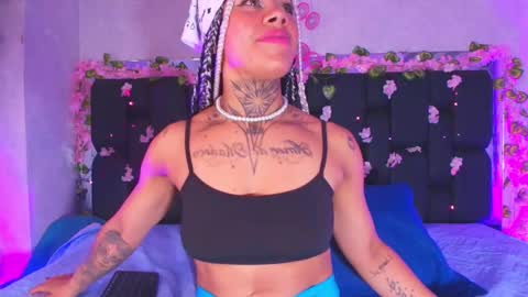 Aura  online show from 09-11-25, 11:54