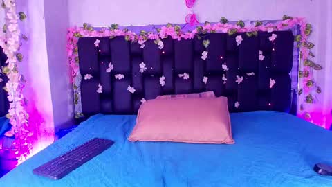 Aura  online show from 09-20-25, 11:55