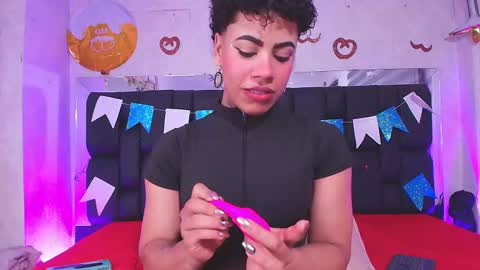 Aura  online show from 09-26-25, 11:58