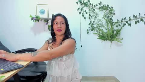 Snapshot of canelaa___ chatting on 10-06-25, 02:36 canelaa___ online show from 10-06-25, 02:36