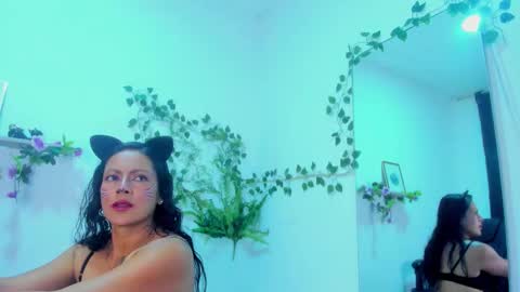 Snapshot of canelaa___ chatting on 10-10-25, 02:38 canelaa___ online show from 10-10-25, 02:38