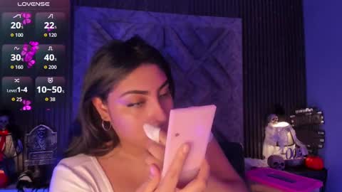 GABRIELA LOPEZ online show from 10-07-25, 04:20