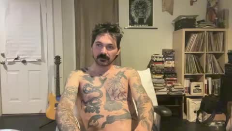 Snapshot of cantleavethehouse chatting on 12-19-24, 07:18 cantleavethehouse online show from 12-19-24, 07:18