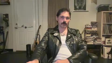 Snapshot of cantleavethehouse chatting on 01-01-25, 03:13 cantleavethehouse online show from 01-01-25, 03:13