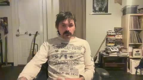 Snapshot of cantleavethehouse chatting on 01-11-25, 06:35 cantleavethehouse online show from 01-11-25, 06:35