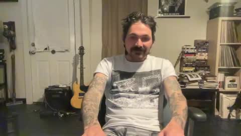 Snapshot of cantleavethehouse chatting on 01-16-25, 05:32 cantleavethehouse online show from 01-16-25, 05:32