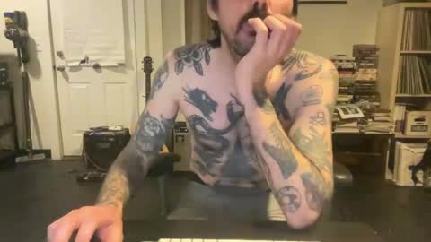 Snapshot of cantleavethehouse chatting on 01-17-25, 09:17 cantleavethehouse online show from 01-17-25, 09:17