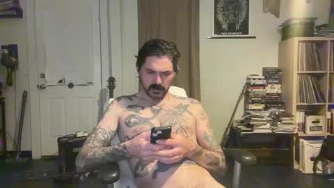 Snapshot of cantleavethehouse chatting on 01-19-25, 08:50 cantleavethehouse online show from 01-19-25, 08:50