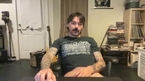 Snapshot of cantleavethehouse chatting on 02-20-25, 02:18 cantleavethehouse online show from 02-20-25, 02:18