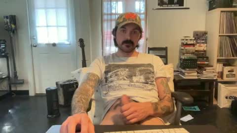 Snapshot of cantleavethehouse chatting on 02-27-25, 08:09 cantleavethehouse online show from 02-27-25, 08:09