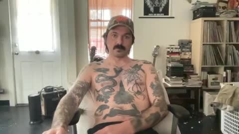 Snapshot of cantleavethehouse chatting on 03-03-25, 06:01 cantleavethehouse online show from 03-03-25, 06:01