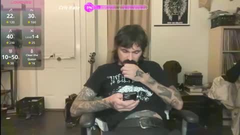 Snapshot of cantleavethehouse chatting on 09-17-25, 08:05 cantleavethehouse online show from 09-17-25, 08:05