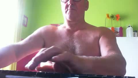 Snapshot of capitaine1959 chatting on 07-27-26, 12:01 capitaine1959 online show from 07-27-26, 12:01