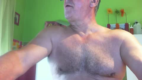 Snapshot of capitaine1959 chatting on 07-28-26, 11:28 capitaine1959 online show from 07-28-26, 11:28